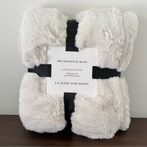 Hudson's Bay Luxe Faux Fur Throw - Ivory